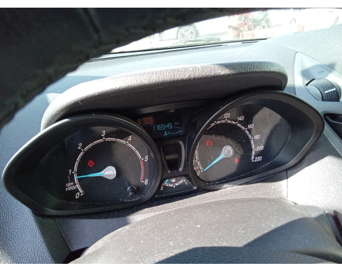 FORD TRANSIT COURIER