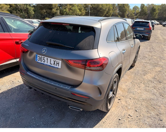 MERCEDES GLA