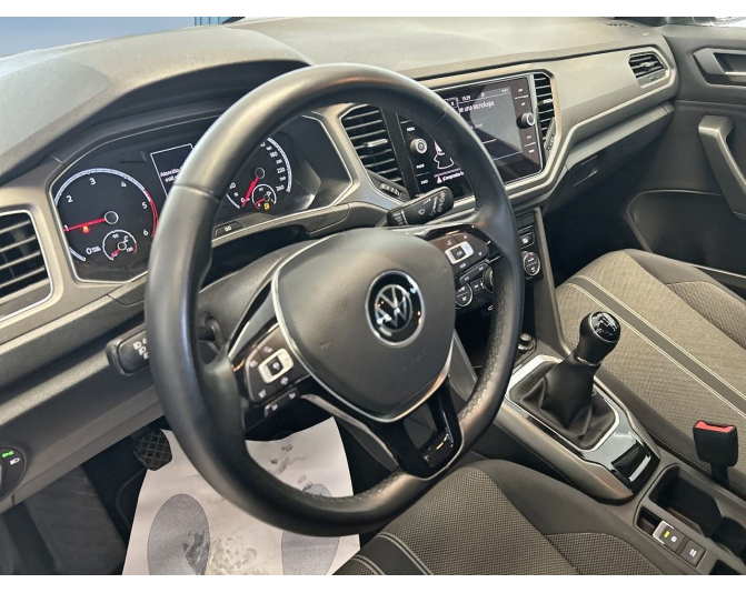 VOLKSWAGEN T-ROC