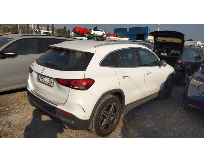 MERCEDES GLA