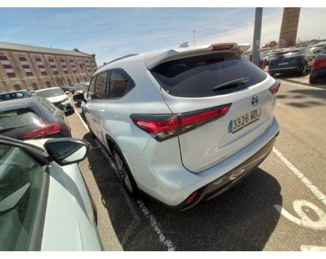 TOYOTA HIGHLANDER