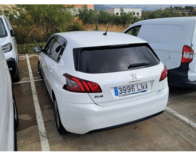 PEUGEOT 308