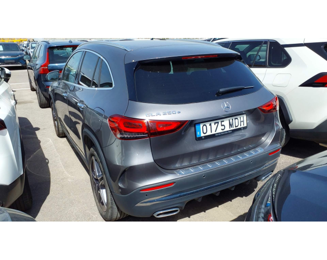 MERCEDES GLA