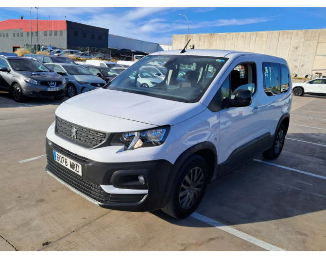 Renting cochePEUGEOT RIFTER