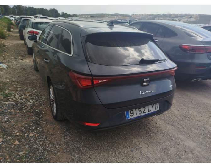 SEAT LEON