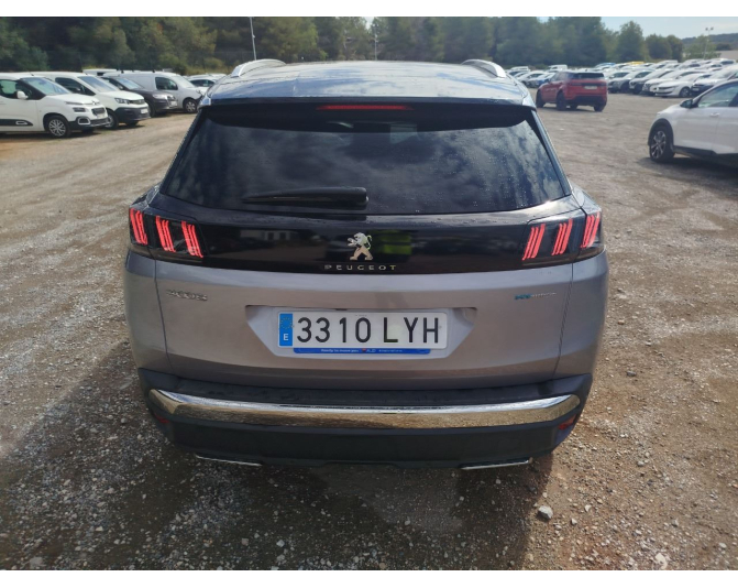 PEUGEOT 3008