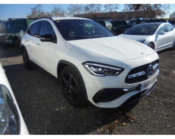 MERCEDES GLA