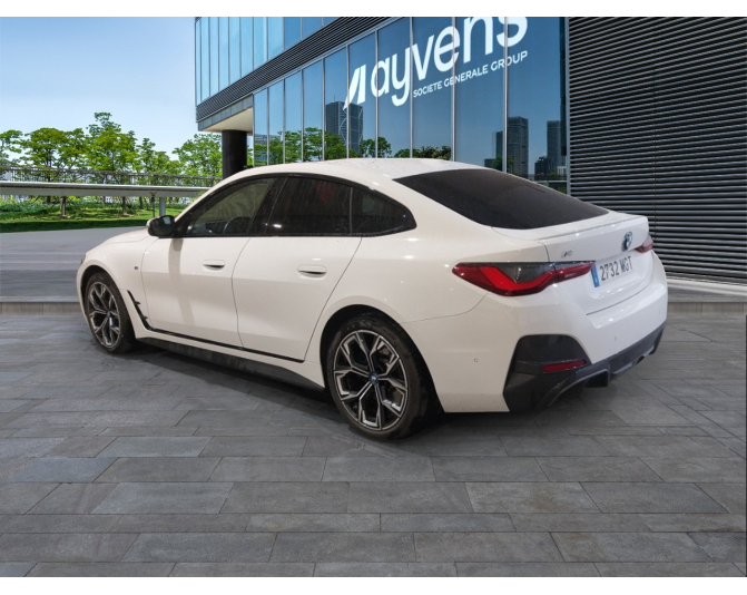 BMW I4