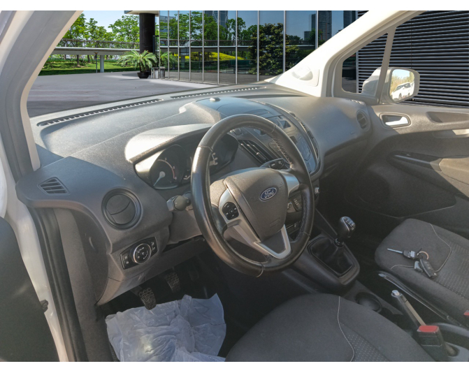 FORD TRANSIT COURIER