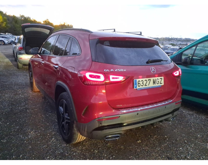 MERCEDES GLA