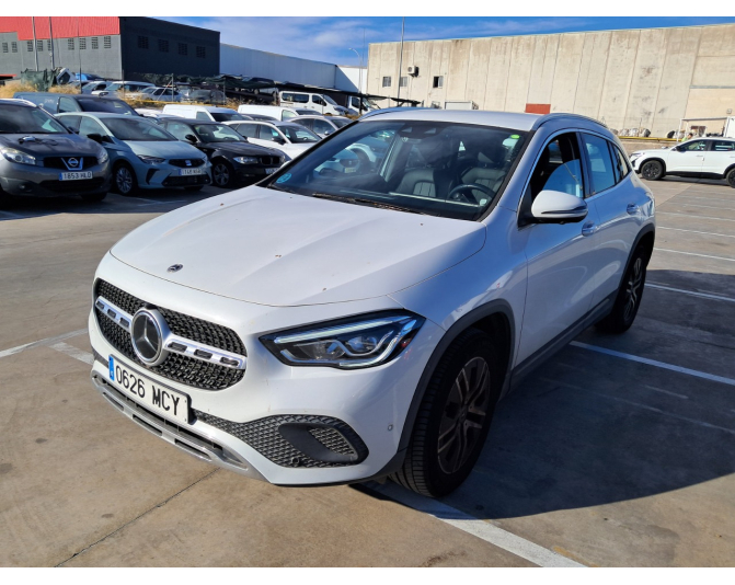 Renting cocheMERCEDES GLA
