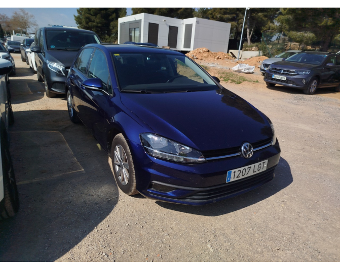 VOLKSWAGEN GOLF