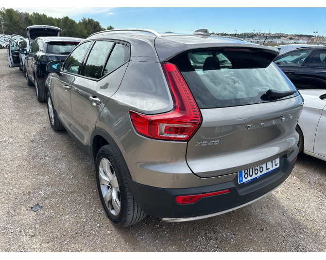 VOLVO XC40