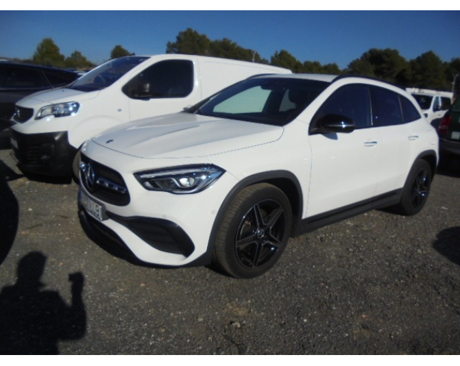 Renting cocheMERCEDES GLA