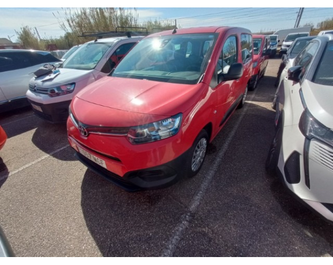 Renting cocheTOYOTA PROACE CITY VERSO