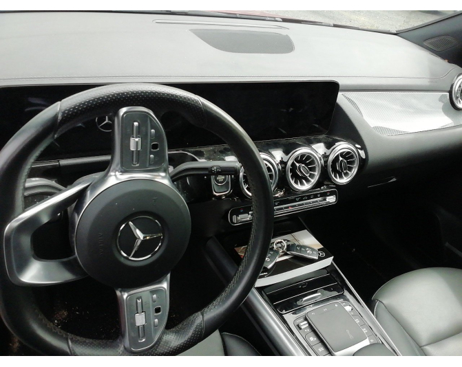 MERCEDES GLA