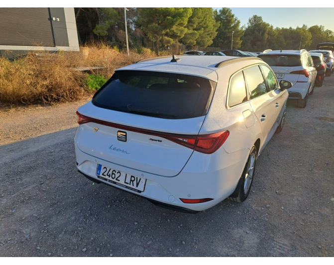 SEAT LEON