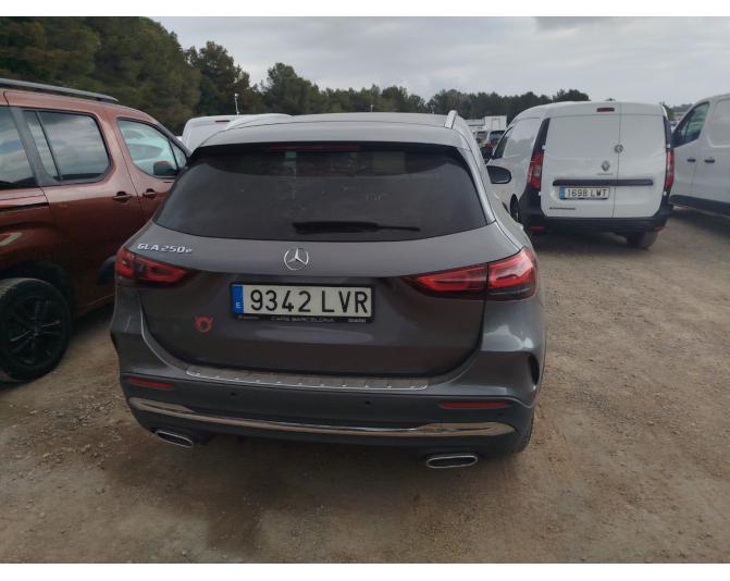 MERCEDES GLA