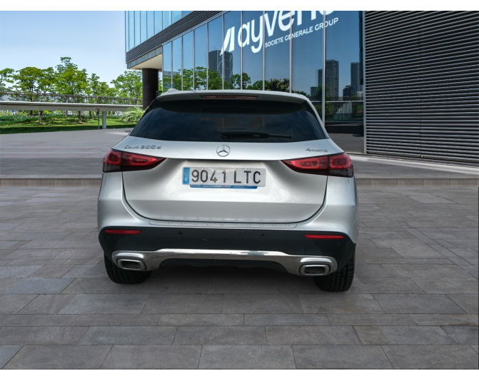 MERCEDES GLA