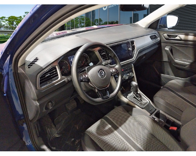 VOLKSWAGEN T-ROC