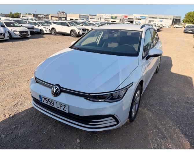 Renting cocheVOLKSWAGEN GOLF