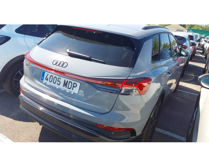 AUDI Q4