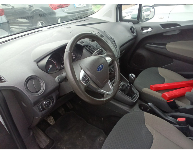 FORD TRANSIT COURIER