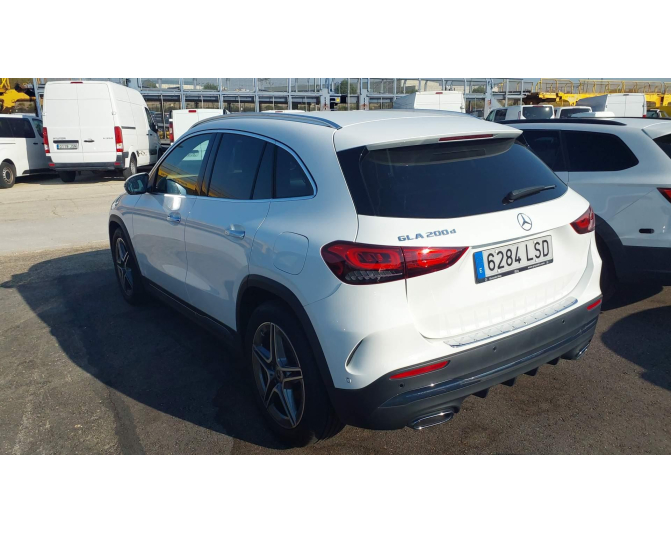 MERCEDES GLA