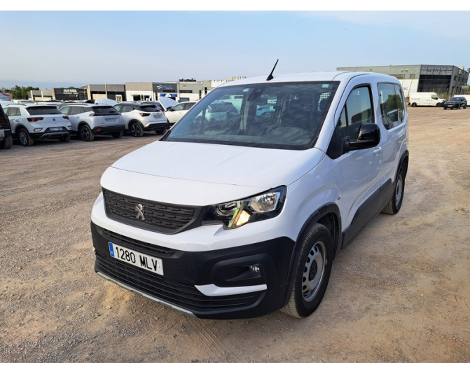 Renting cochePEUGEOT RIFTER