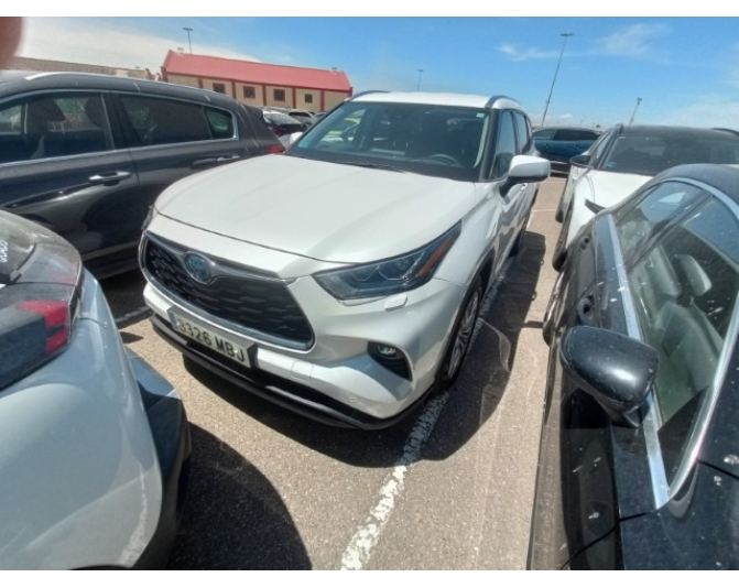 Renting cocheTOYOTA HIGHLANDER