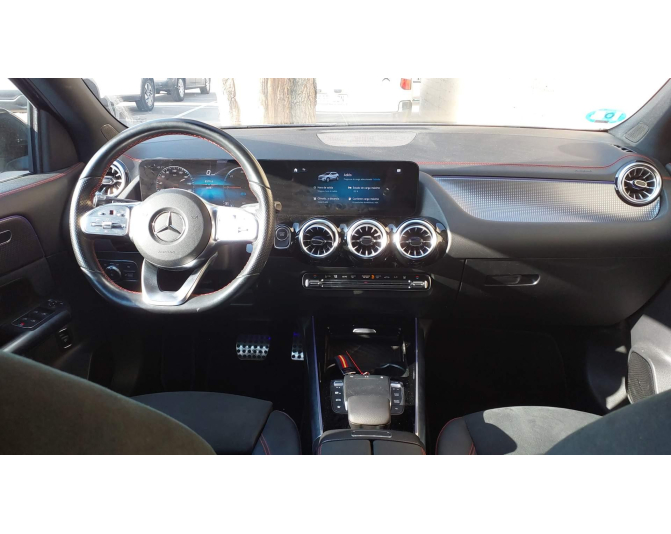 MERCEDES EQA
