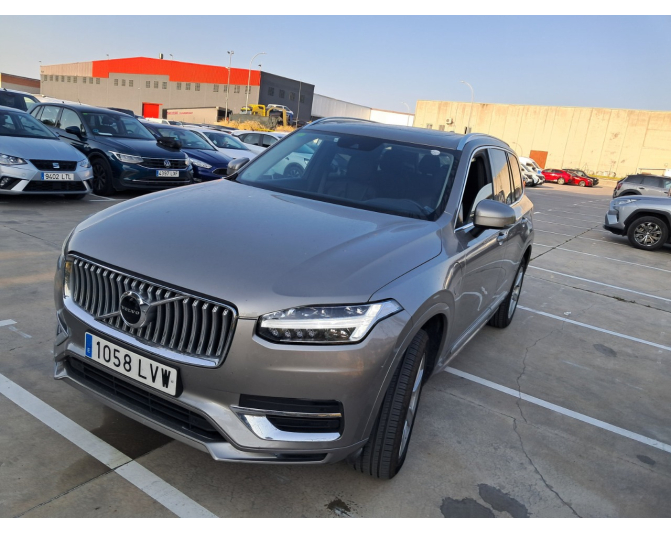 VOLVO XC90