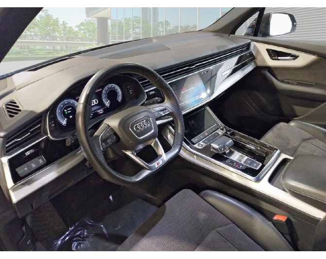 AUDI Q7