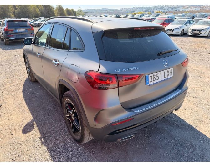 MERCEDES GLA