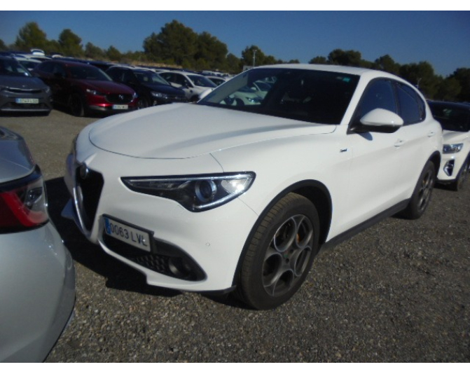 Renting cocheALFA ROMEO STELVIO