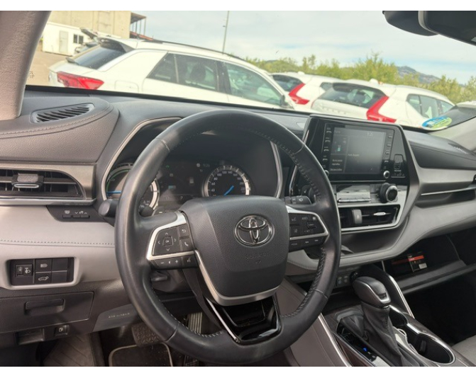 TOYOTA HIGHLANDER