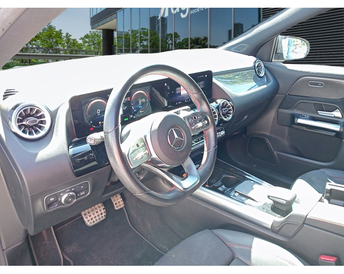MERCEDES GLA