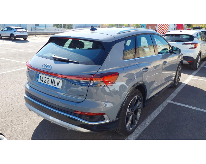 AUDI Q4