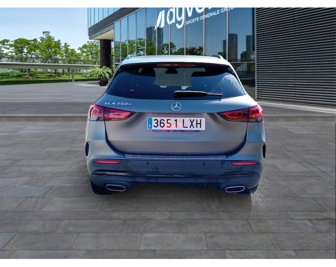 MERCEDES GLA