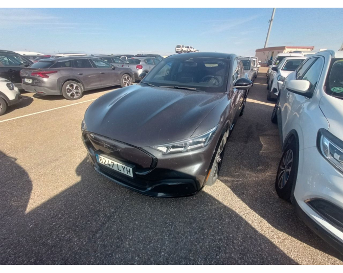 Renting cocheFORD MUSTANG MACH-E