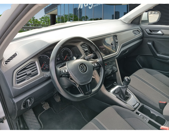 VOLKSWAGEN T-ROC