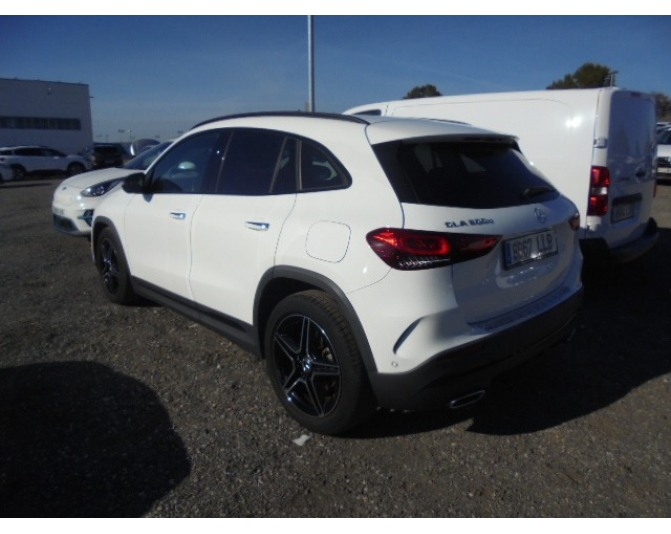 MERCEDES GLA