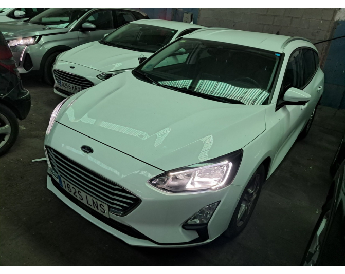 Renting cocheFORD FOCUS