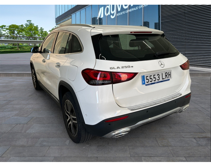 MERCEDES GLA