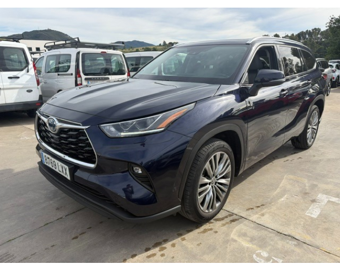 Renting cocheTOYOTA HIGHLANDER