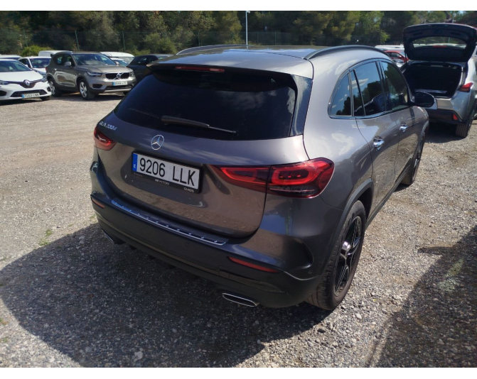 MERCEDES GLA