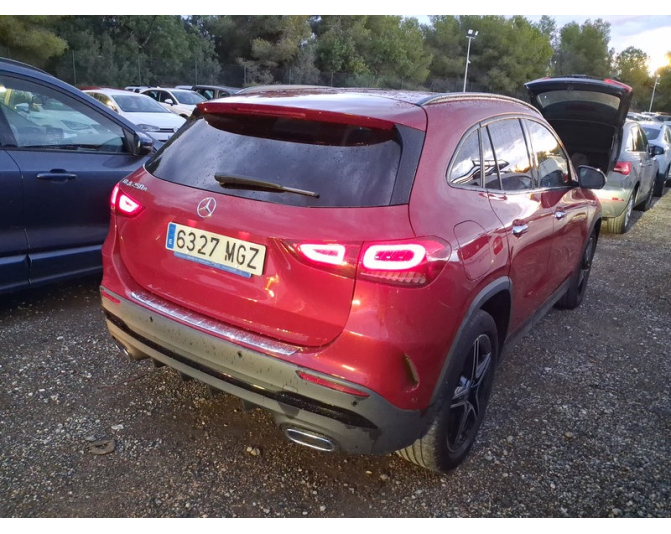 MERCEDES GLA
