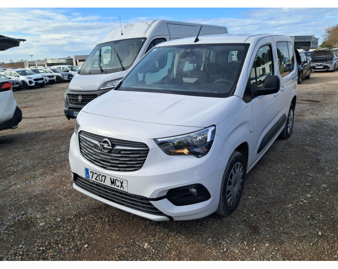 Renting cocheOPEL COMBO