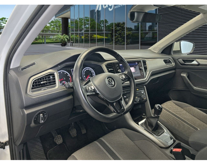 VOLKSWAGEN T-ROC