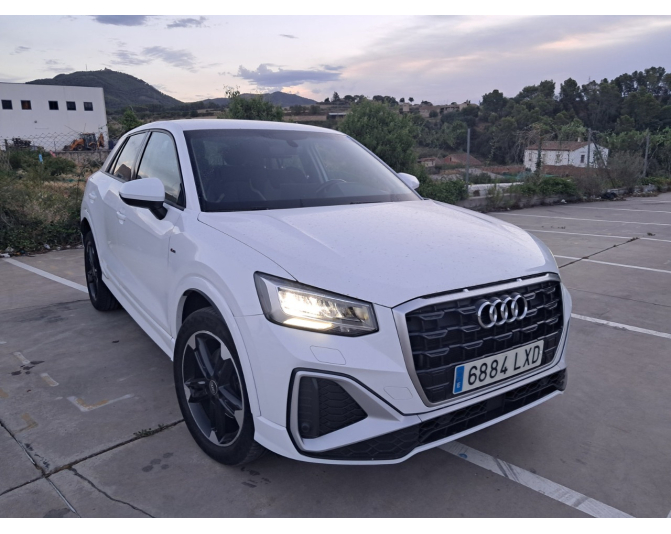 AUDI Q2